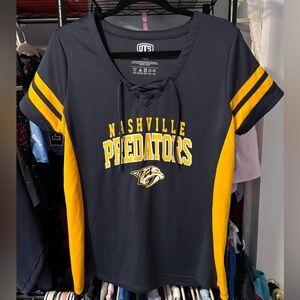 Women’s Large Nashville Predators Lace-Up T-Shirt